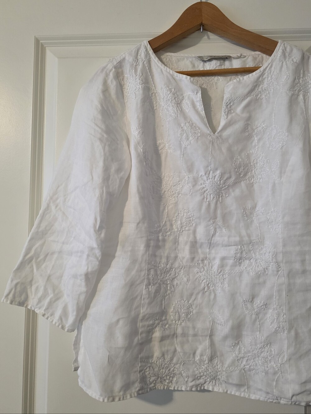 Linen Embroidered Vneck Blouse Tweeds Womens M* White Minimalist Preppy